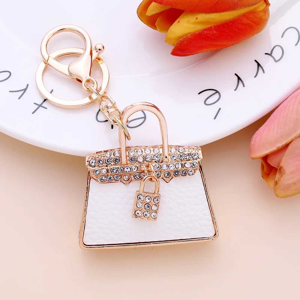 Fashion Cute Leather Crystal Wen Handbag Keychain Rhinestone Lock Bag La Wedding Jewelry Trinket Car Keychain Girl Gift K63 Y250815