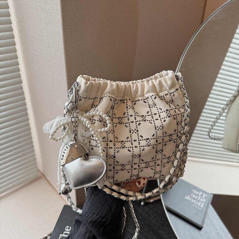 Free Shipping Designer Textured Rhinestone Shoulder Bag Urban Minimalist Women's New Luxury Handbag Casual Crossbody Bucket Bag Fashion Drawstrin
