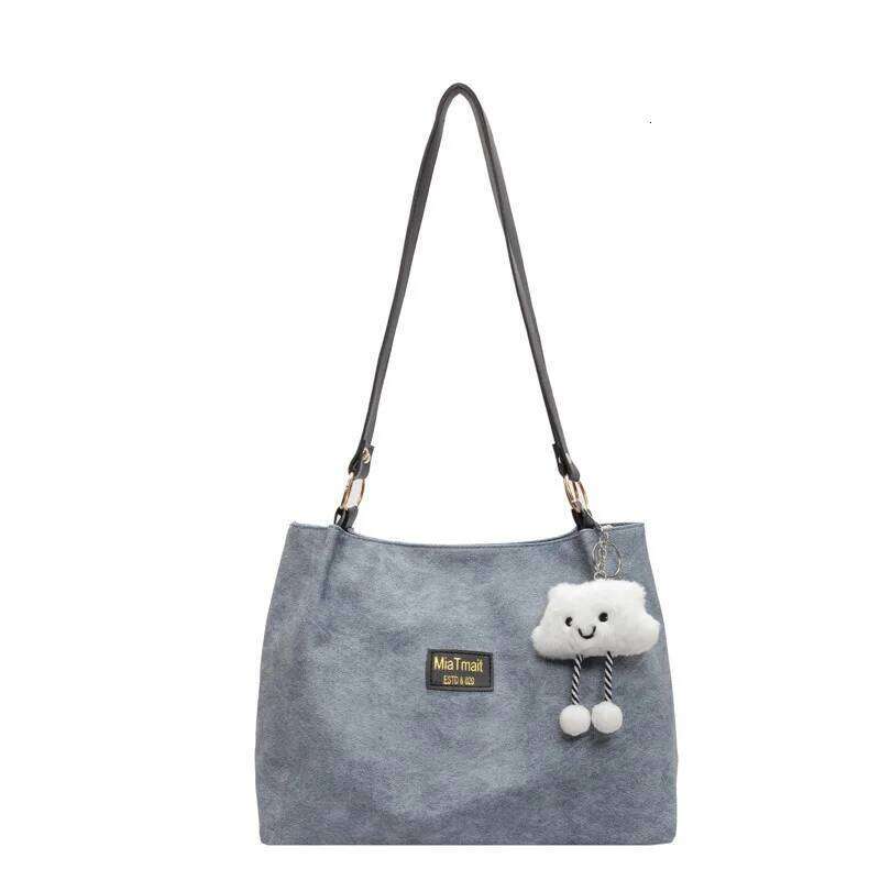 Designer Luxury Large Capacity Chain Tote Women S New Trendy Versatile Commuting Class Student One Shoulder Armpit Bag Exquisite Chic Concise