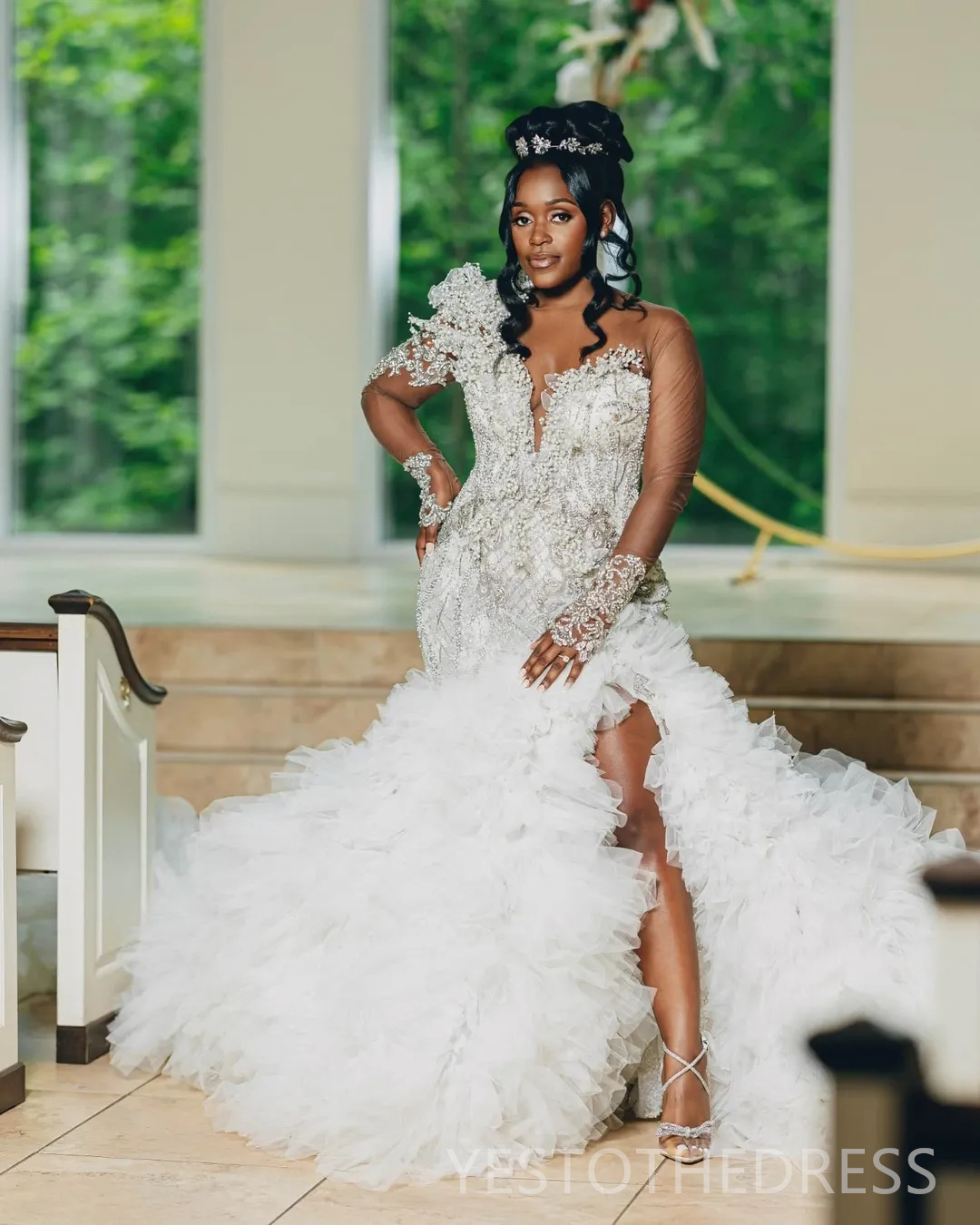 Arabic Aso Ebi Plus Size Ivory Wedding Dress 2025 Appliques Beaded Crystals Pearls Tiers Luxurious Bridal Gowns Dresses Side Split D584