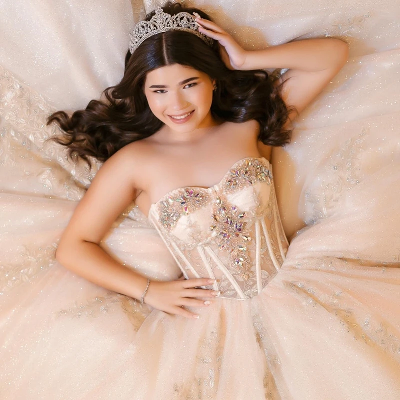 Champagne Shiny Princess Sweet 16 Dress Quinceanera Dresses Beading Crystal Appliques Lace Bow Tull Vestido De 15 Anos Ball Gown