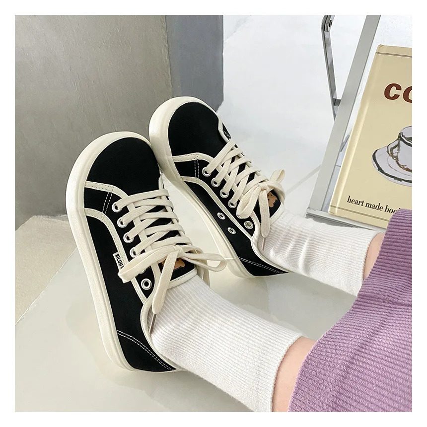Girls white Light brown Sneakerser Canvas Shoes Women Low Top Sneakers Wide Toe Lace Up Trainers Shoes Comfortable 250809