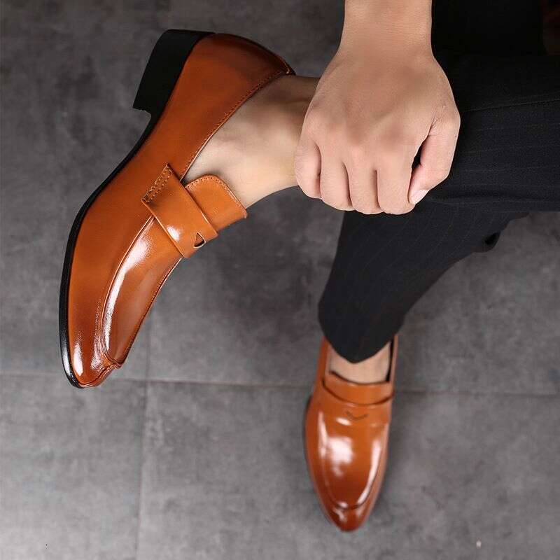 2024 Men's Oversized Leather Korean Version Loose Fitting Casual Shoes