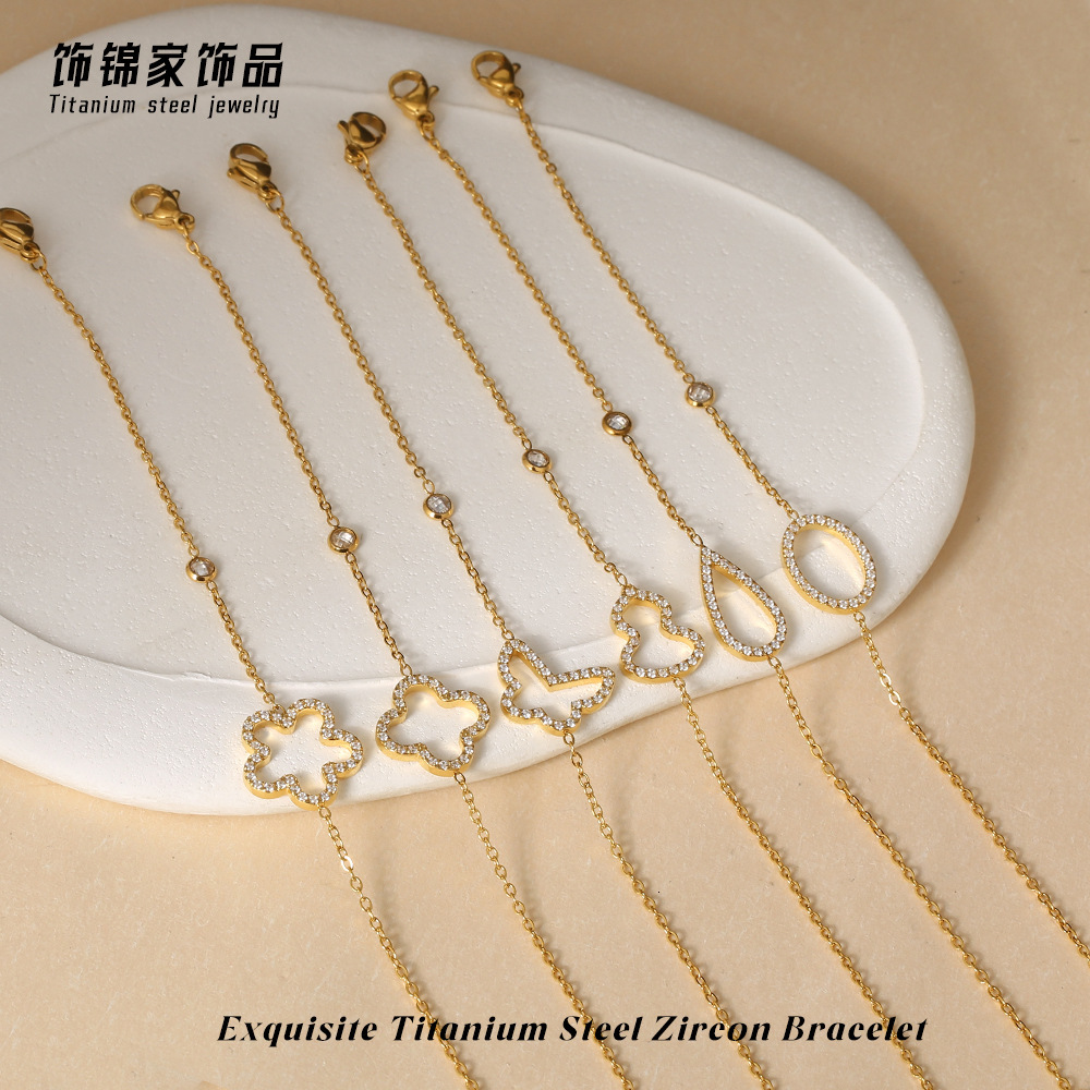 Titanium Steel Four-Leaf Clover Heart Bracelet for Women, Non-Fading Sier, High-Quality, Bathable, Light , Niche Zircon Jewelry Jewelry for Women