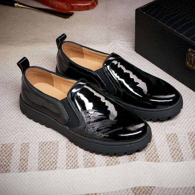 Factory wholesale men's round toe loafers slip on genuine cowhide patent shiny casual leather shoes cross border supply