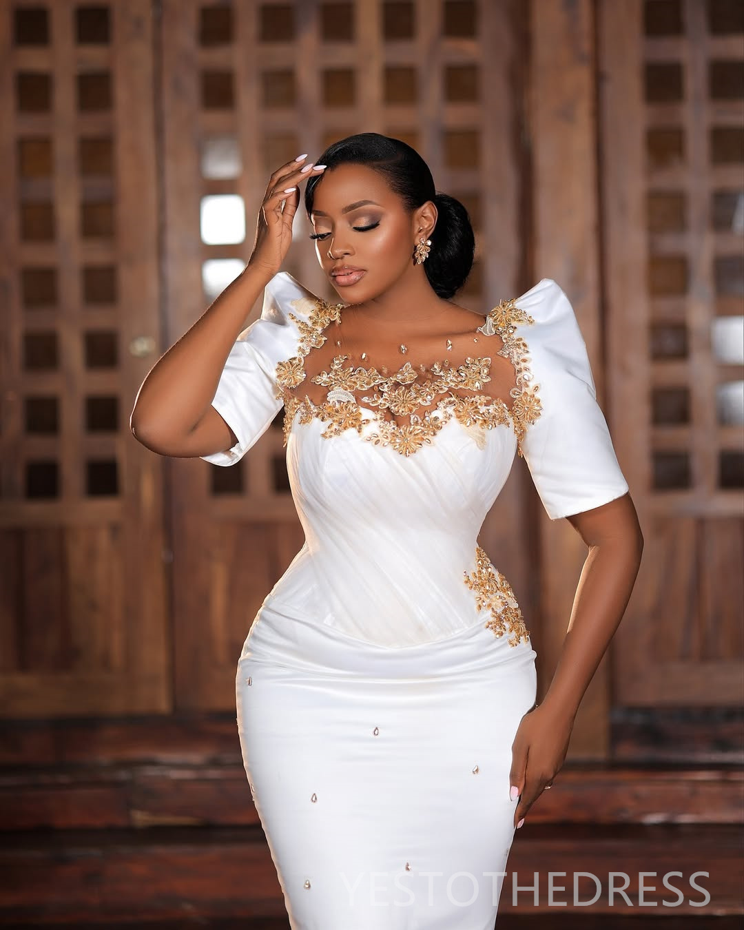 2025 Off White African Wedding Dress Bridal Gowns For Bride Sheer Neck Short Sleeves Floor Length Beaded Rhinestones Crystals Wedding Gowns For Black 