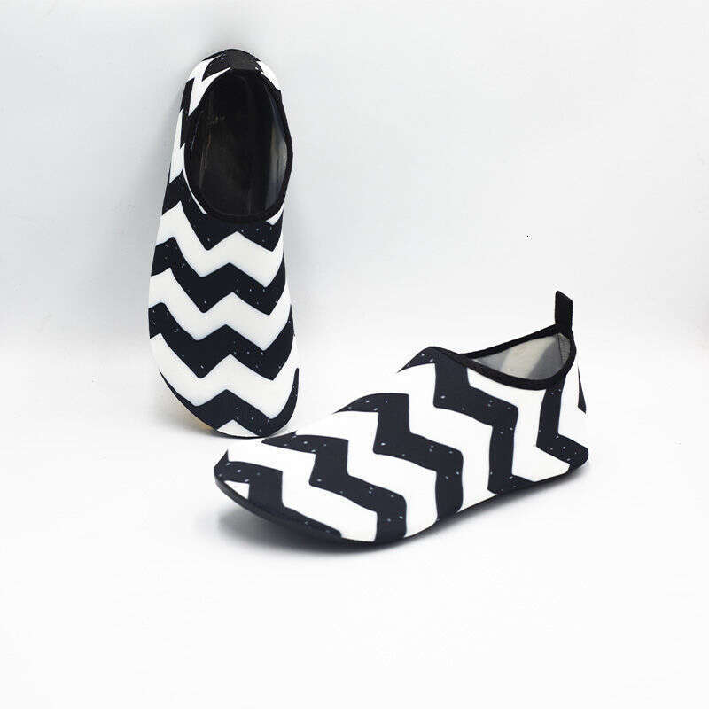 Non-slip Sneakers Water Shoes Swim Water Unisex Beach Women Flat Sole Adult Soft 2025 New