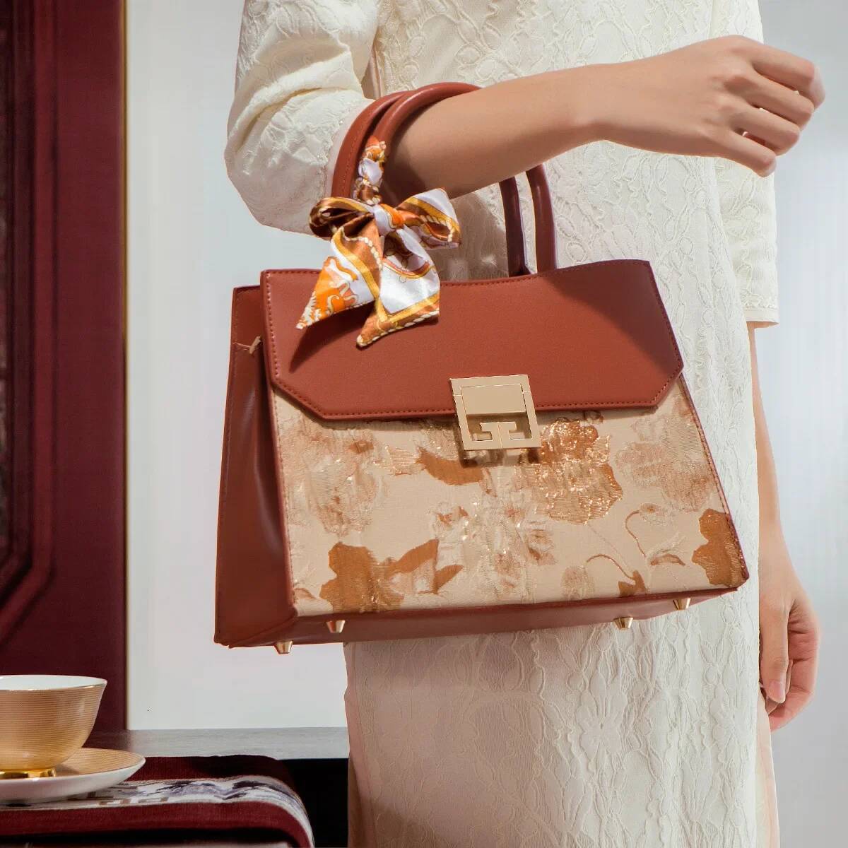 Vintage Chinese Style Jacquard Women's Handbag 2024 New Niche Middle-Aged Bag Soft Crossbody Gift For Mom