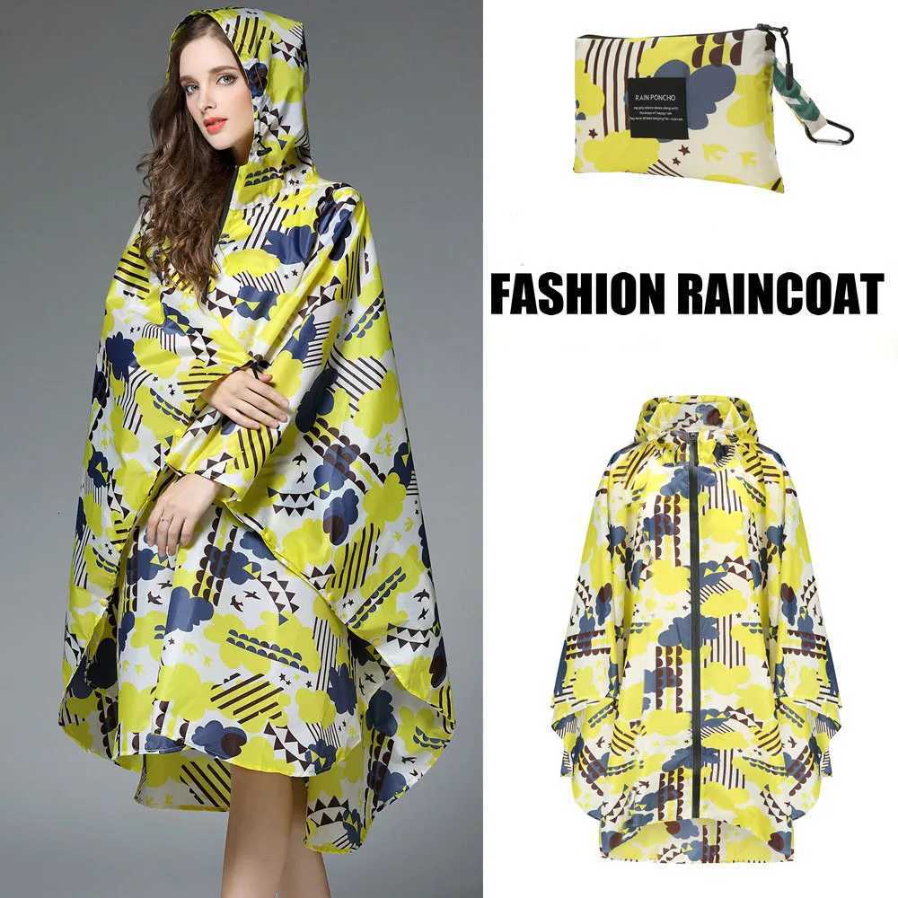 Big Size XXL Women Breathable Raincoat Lightweight Rain Coat Poncho Ladies Waterproof Cloak Raincoats Adults Windproof Rainwear Y250814
