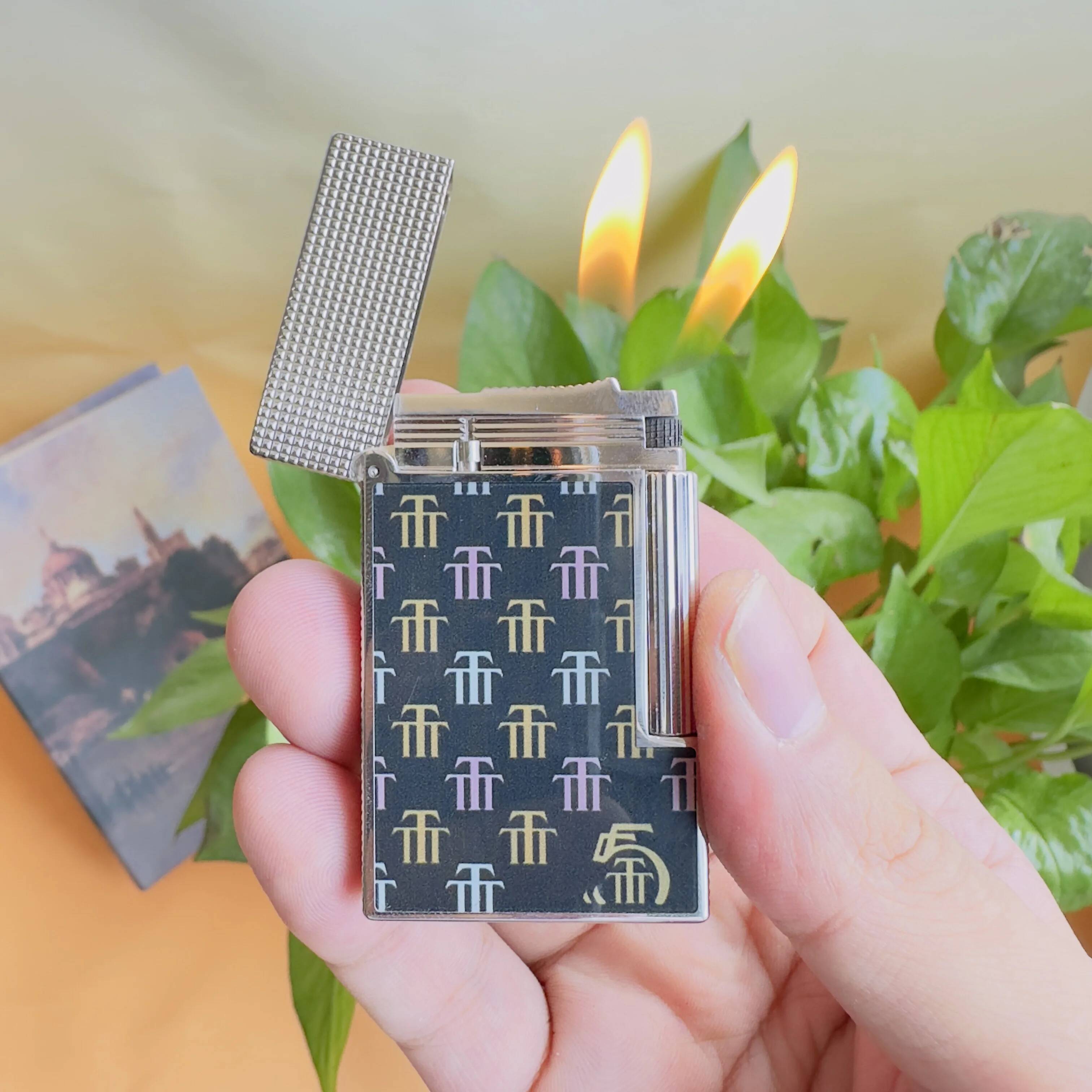 Deluxe lighter, T-letter anniversary limited edition style, gas refill, free set of original accessories high-quality