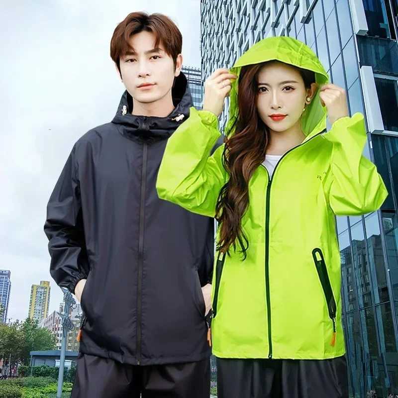 Raincoat Suit Mens and Womens Fashionable Full Body Waterproof Split Electric Vehicle Riding Summer Light Travel Raincoat Y250814