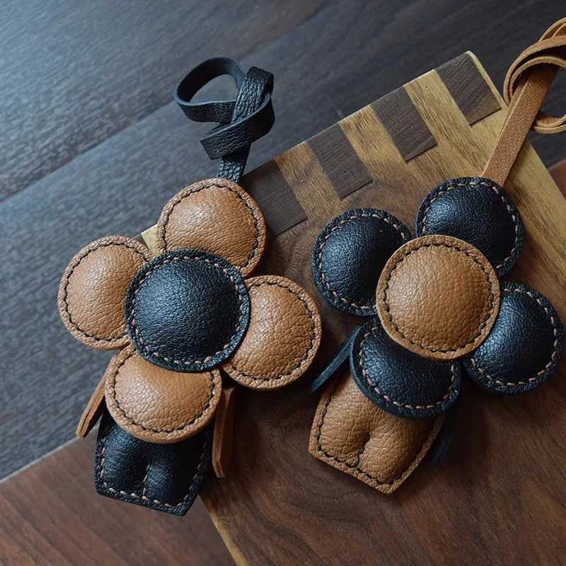 Genuine Leather Pendant Keychain Flower Bag Charm Car Keychain Rope Ring Pendant Decoration Y250815