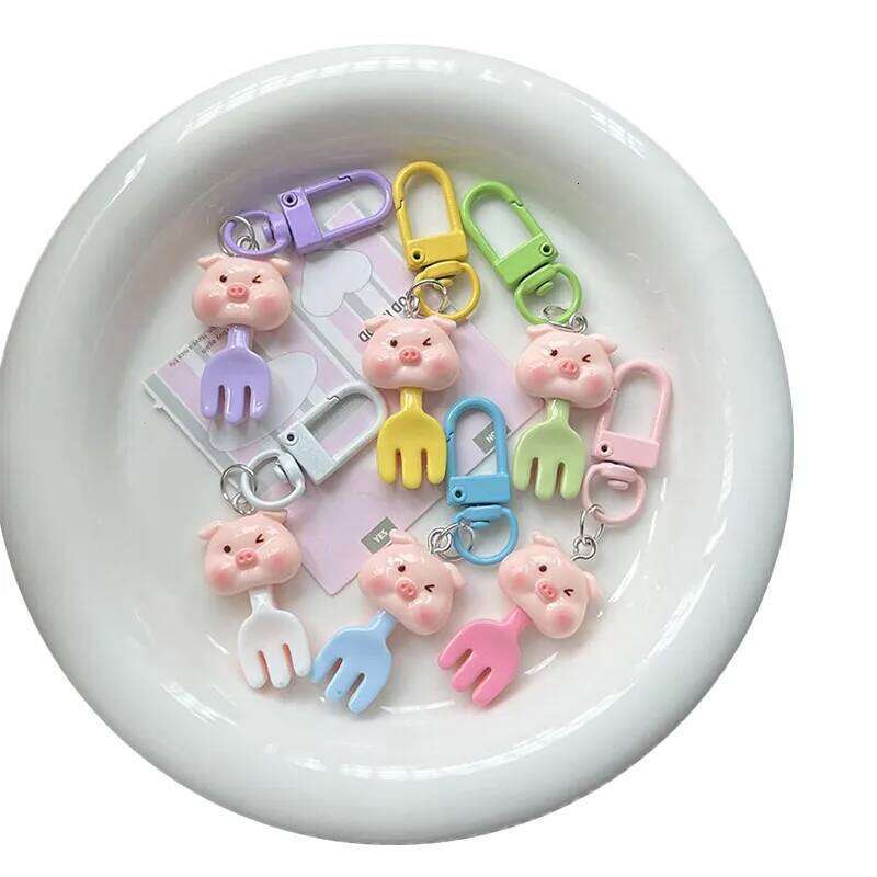 Kawaii Cartoon Piggy Fork Keychain Cute Animal Keyring Lovely Resin Key Holder School Pendant Bag Backpack Ornament
