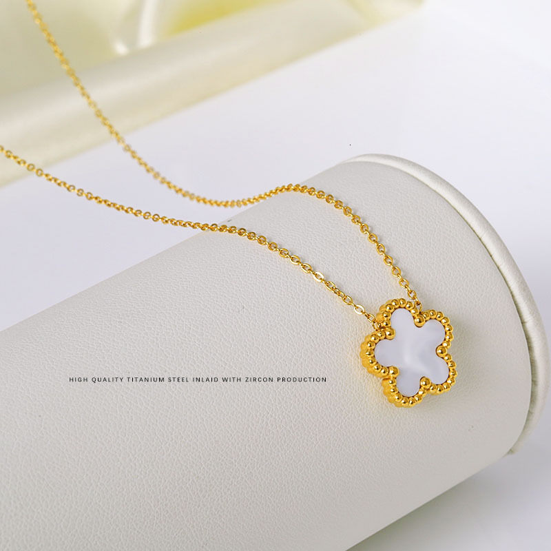 Trace Red Flower Necklace for Women, Light Niche Design, Autumn and Winter Collarbone Chain, Titanium Steel Non-Fading Neck Chain Accessory Jewelry fo