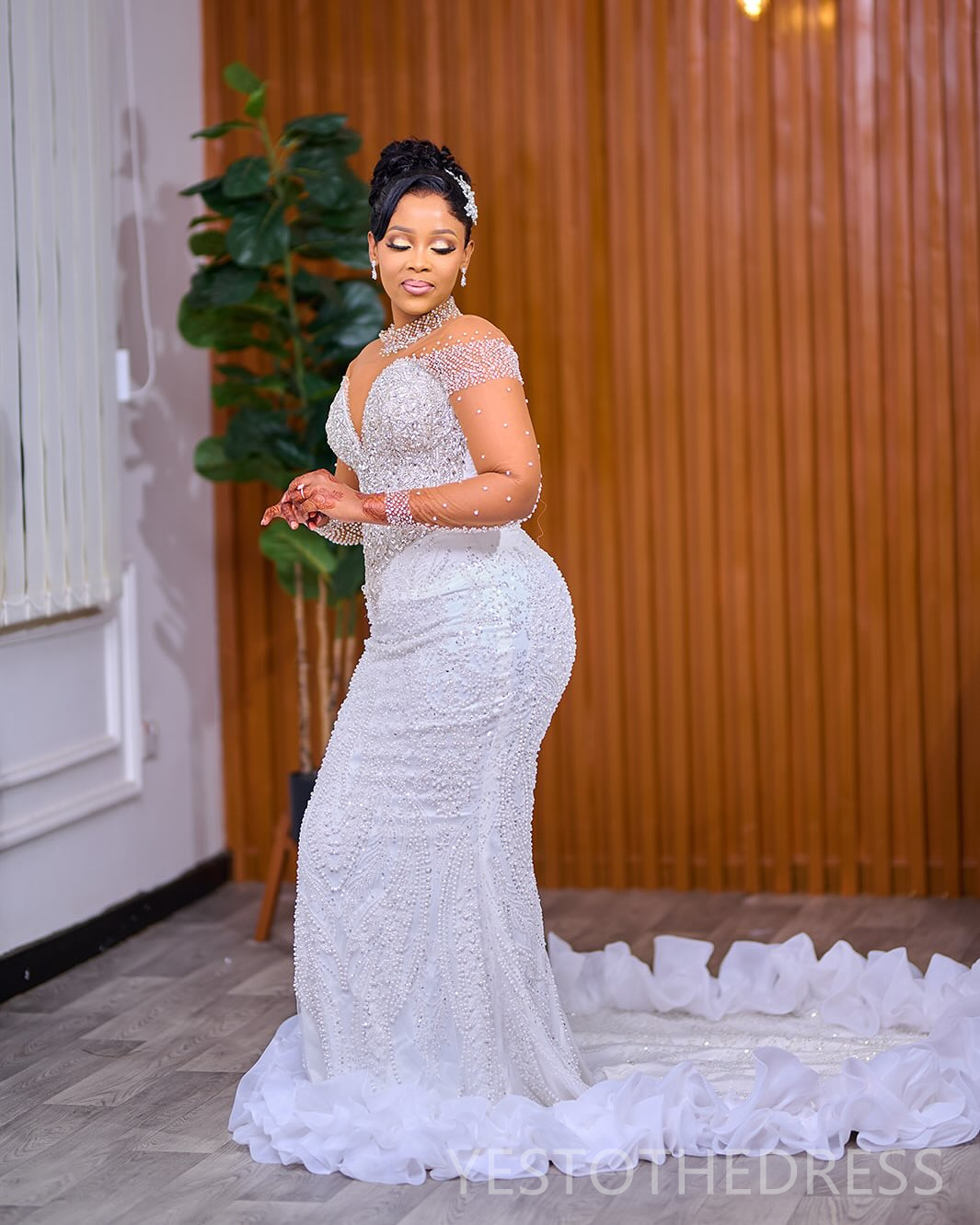 Arabic Aso Ebi Plus Size Off White Mermaid Wedding Dresses 2025 High Neck Sequined Lace Pearls Beaded Floral Lace Luxurious Vintage Bridal Gowns Dress