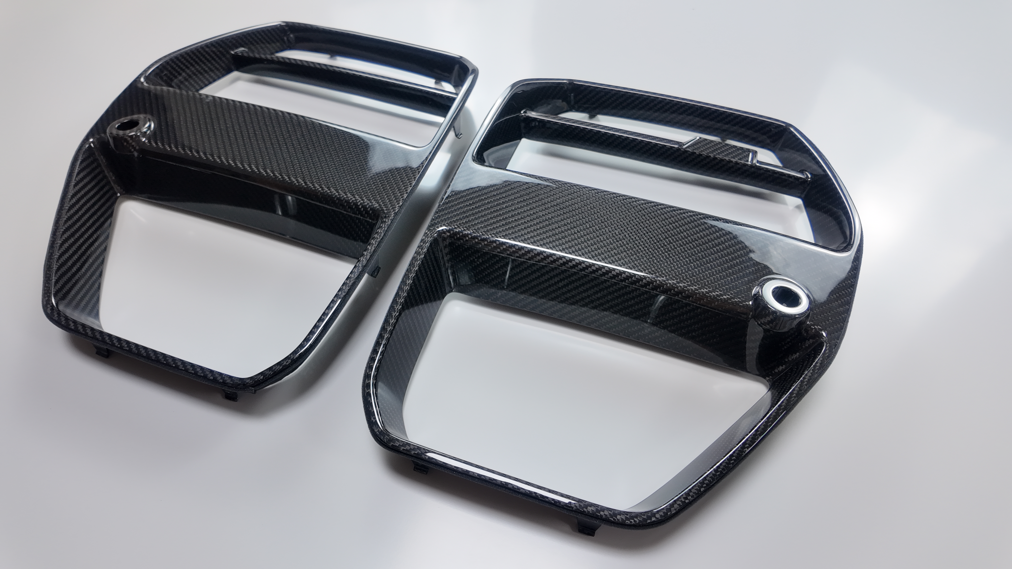 For BMW M3 M4 G80 G82 grille V Style High quality Dry Carbon Fiber Car Front Bumper Intake Grills Bumper Air Intake
