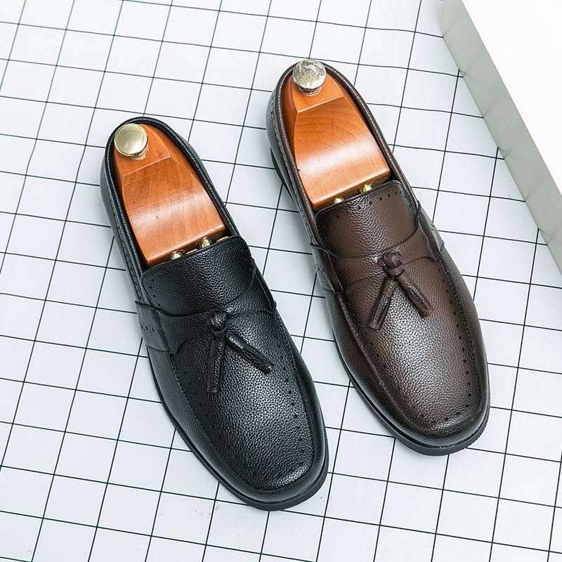 2025 Male New Formal Leather Men Business Wedding Shoe British Soft Soled Trendy Shoes Breathable Lazy Lightweight Loafers