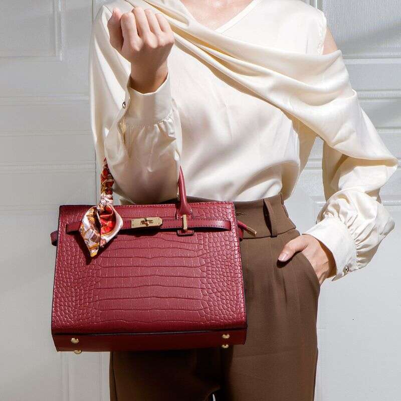 Mother's Day Red Female Mom Wedding Bag Premium Middle-Aged Ladies Handbag