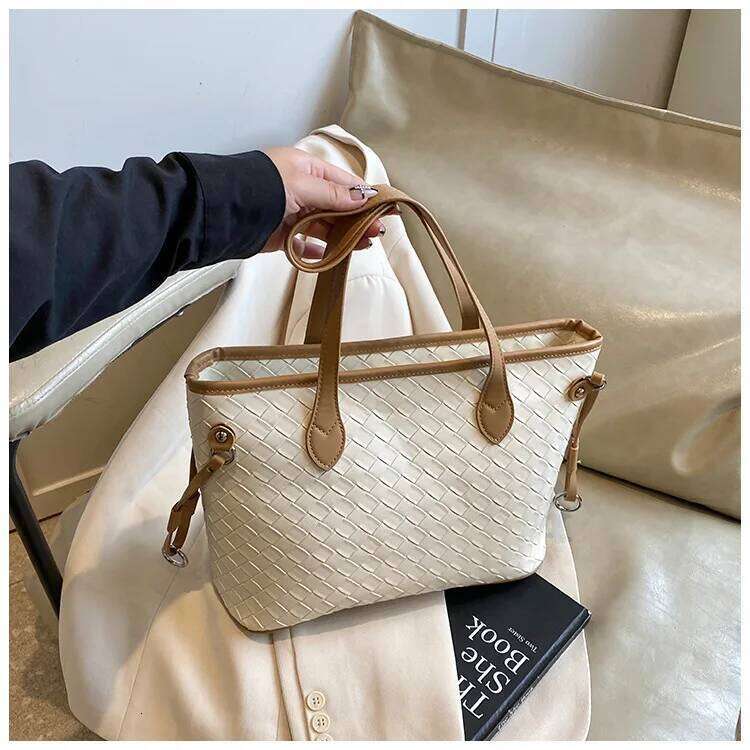 New Arrival Women S Woven Tote Bag Fashionable Emed Finish With Spacious Compartment For Daily Weekend Needs