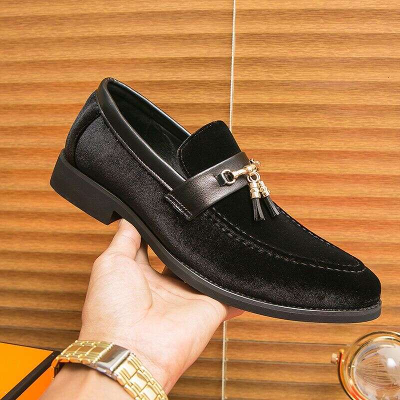 Large Size Loafers With British Style Suede, Soft Comfortable Beanie Shoes, Fashionable And Casual, One Foot Business