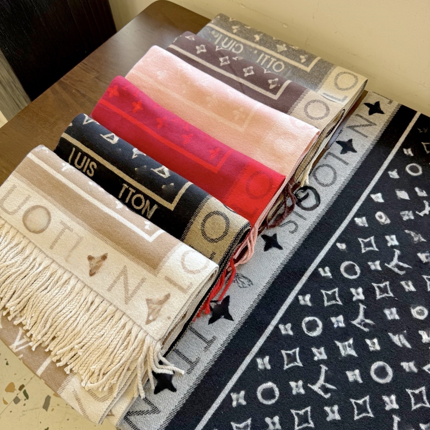 designer scarf Premium Women's Winter Soft Imitation Cashmere Pashmina Wrap - Elegant Long Shawl Scarf for Fashion Designers (Warm & Cozy)