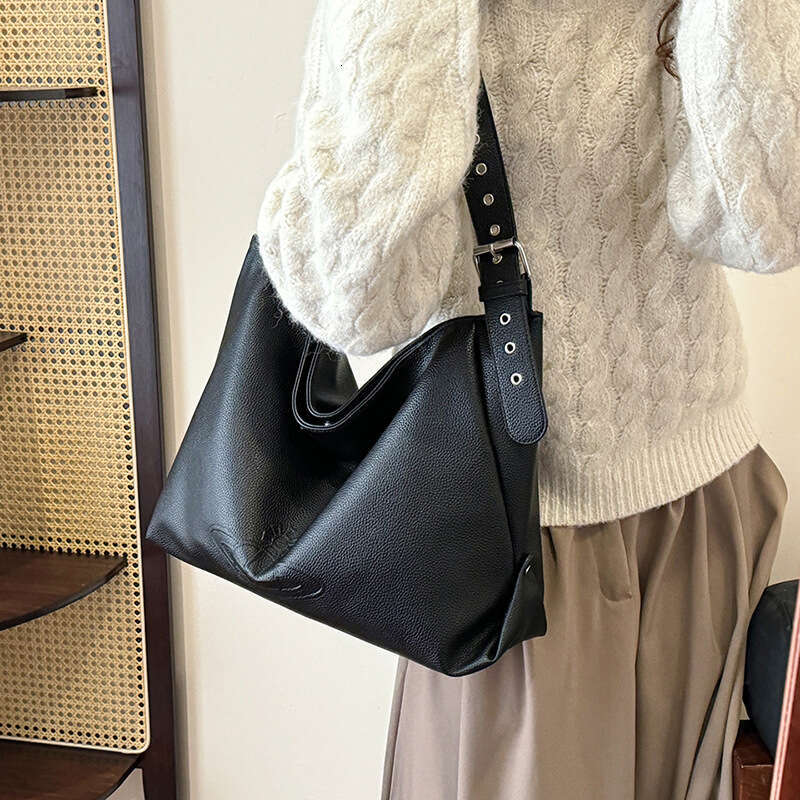 Korean Style Soft Leather Dumpling for Women 2025 New Fashion Bags Tote Designer Versatile Shoulder Crossbody Large Capacity Commuter Bag