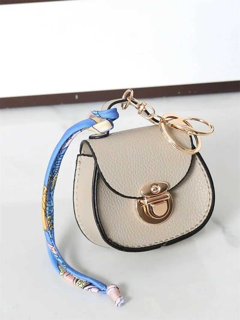 Internet Celebrity New Popular Item Versatile Saddle Small Bag Zero Wallet Pendant Portable Multi-Functional Bag Pendant Keychain Y250815