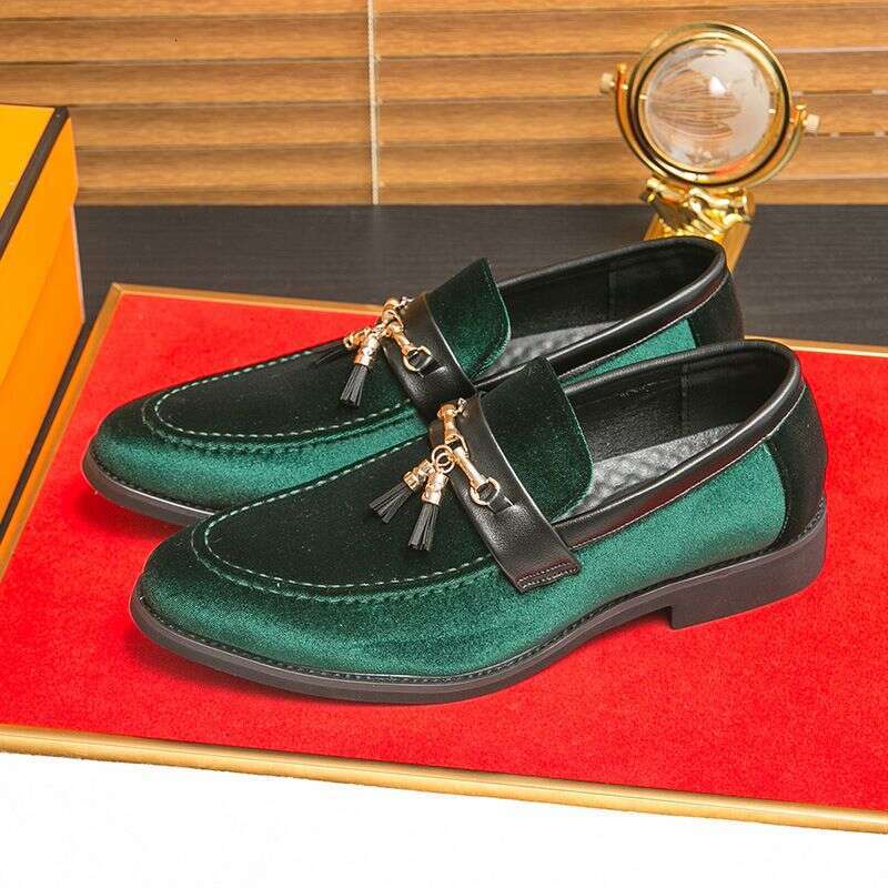 Large Size Loafers With British Style Suede, Soft Comfortable Beanie Shoes, Fashionable And Casual, One Foot Business