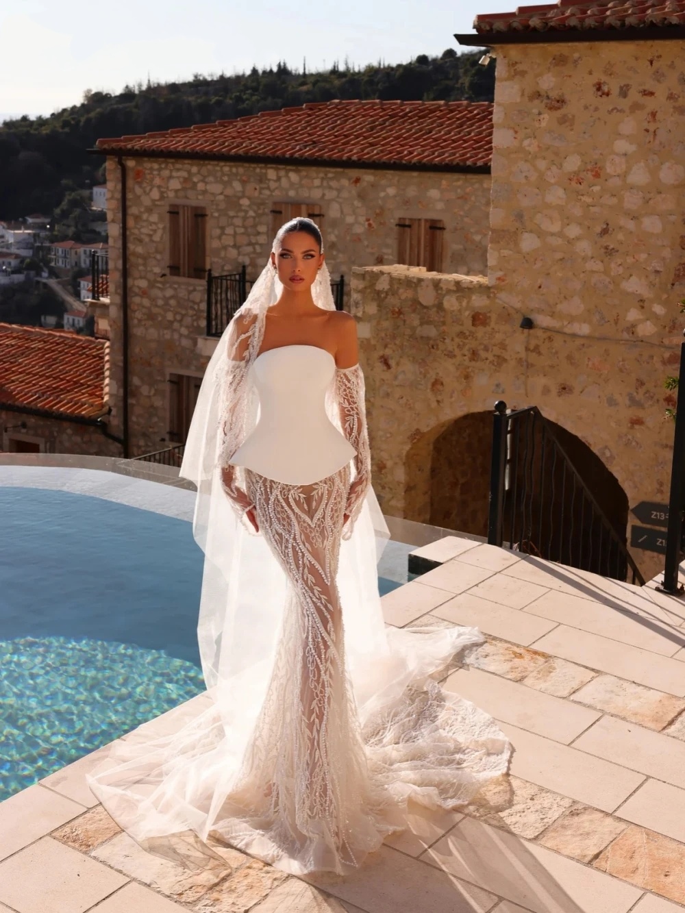 Glamorous Wedding Dresses Strapless Bridal Gowns Pearls Appliques See Through Sleeveless Mermaid Customized Vestidos De Novia Plus Size