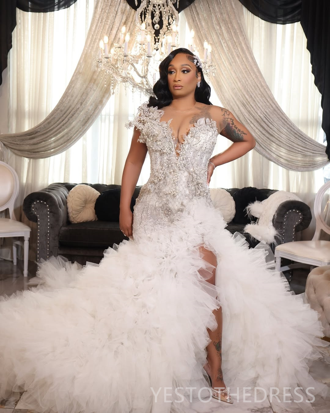 Arabic Aso Ebi Plus Size Ivory Wedding Dress 2025 Appliques Beaded Crystals Pearls Tiers Luxurious Bridal Gowns Dresses Side Split Wedding Gowns D587