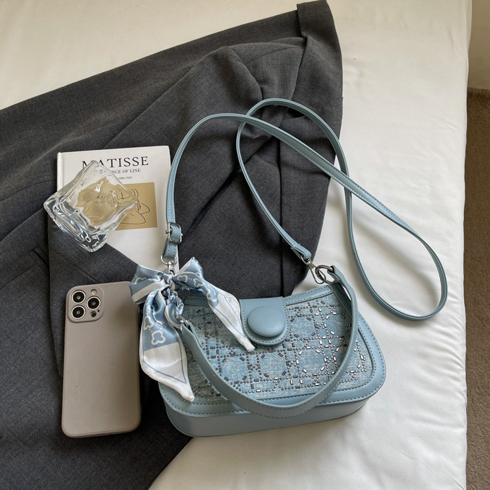 Free Shipping Designer Fashion Luxury Women's Armpit Bag New Hot Item Diamond Inlaid Shoulder Bag Mini Crossbody Bag Casual Makeup Bag