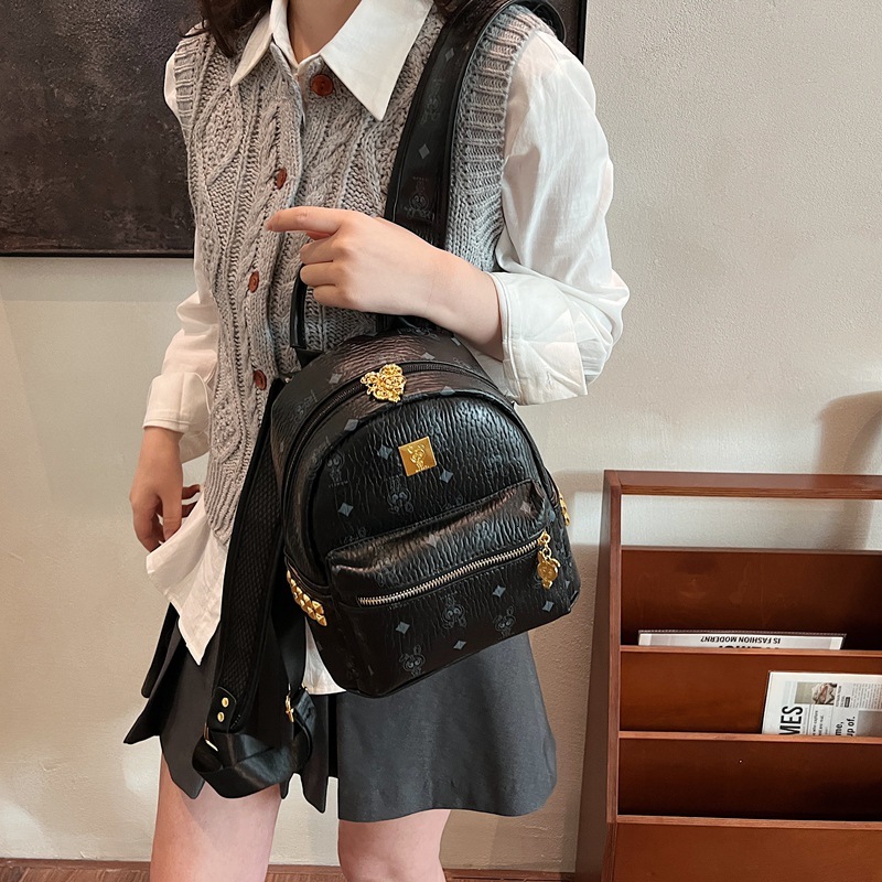 Free Shipping Designer Fashion Student Backpack Luxury Vintage Commuting Women's Large Capacity Travel Bag Sports Shopping Leisure Bag