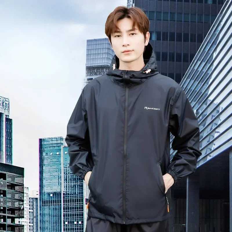Raincoat Suit Mens and Womens Fashionable Full Body Waterproof Split Electric Vehicle Riding Summer Light Travel Raincoat Y250814