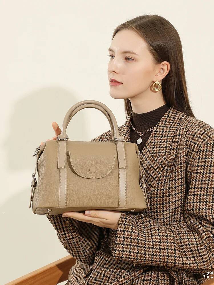 Genuine Leather Versatile Handbag For Women Design Commuter Shoulder 2025 New Model High Quality Commuting Bag
