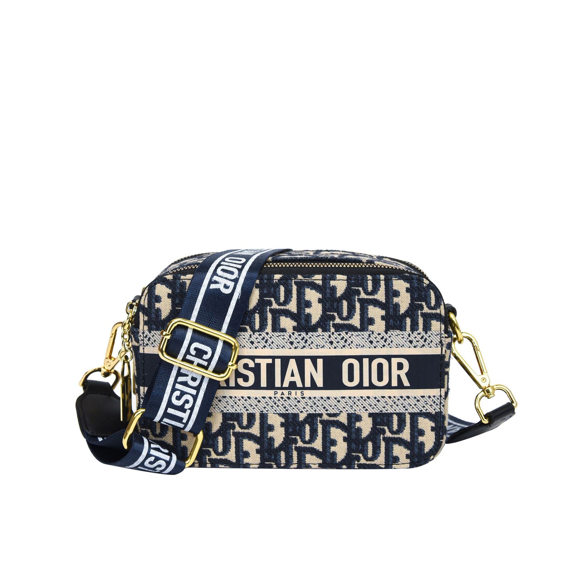 Advanced camera bag for women 2025 new summer letter single shoulder diagonal cross bag, stylish and versatile small square bag