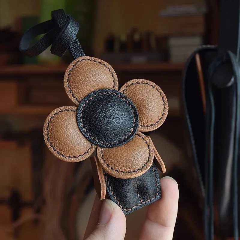 Genuine Leather Pendant Keychain Flower Bag Charm Car Keychain Rope Ring Pendant Decoration Y250815