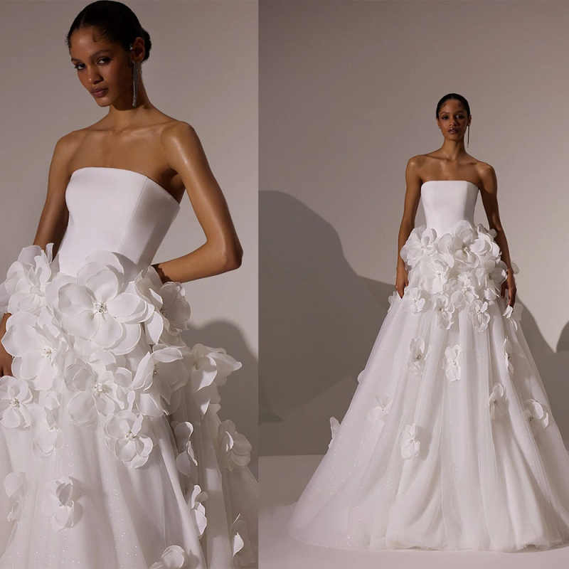 Customized A Line Wedding Dress Hand Made Flowers Bridal Gowns Strapless Backless Sweep Train Illusion Bride Dress