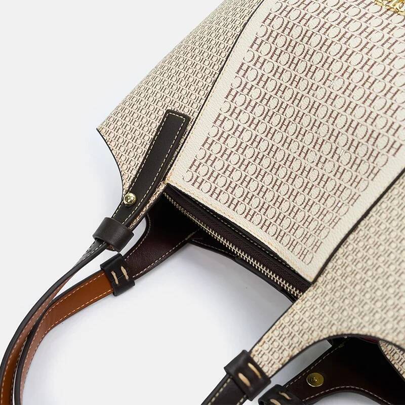 CH Fashion Light Brand Large Capacity Women's Tote Bag Multi-Functional Letter Print Design Handbag