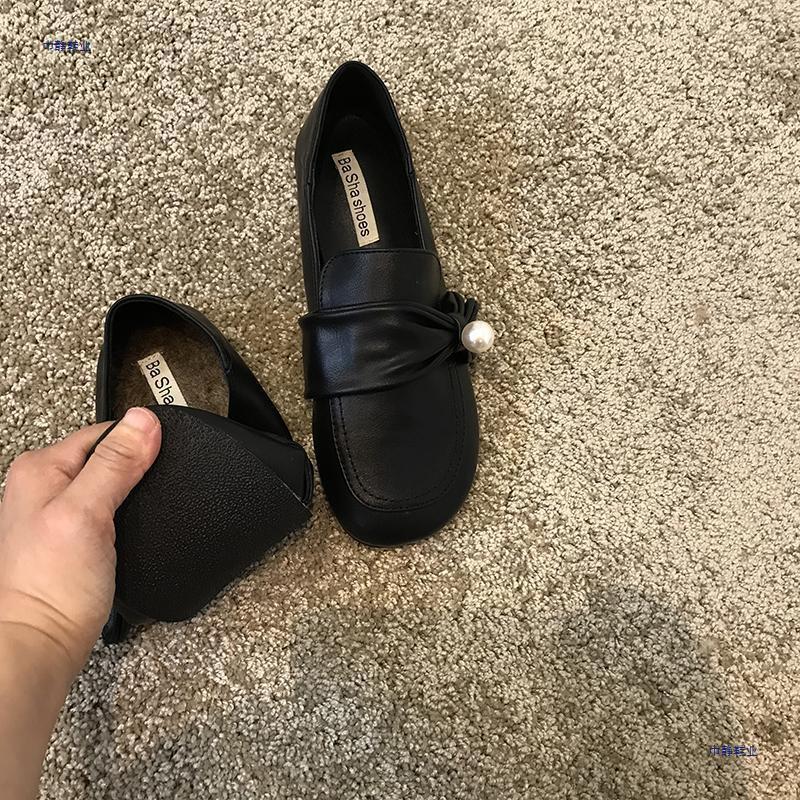 Designer 2025 New Women's Single Shoe Round Head Deep Mouth Pearl Leather Shoes