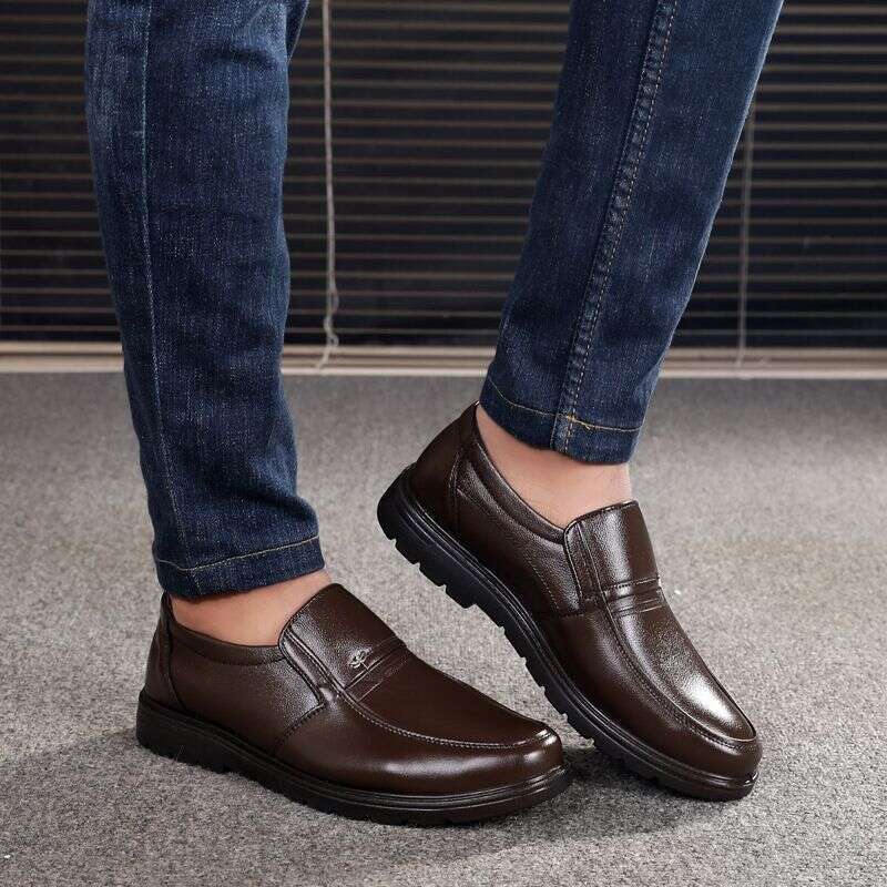 New Soft Leather Round Head Business Casual Men's Anti Slip And Wear Resistant Thick Soled Foot Set Hotel Kitchen Shoes