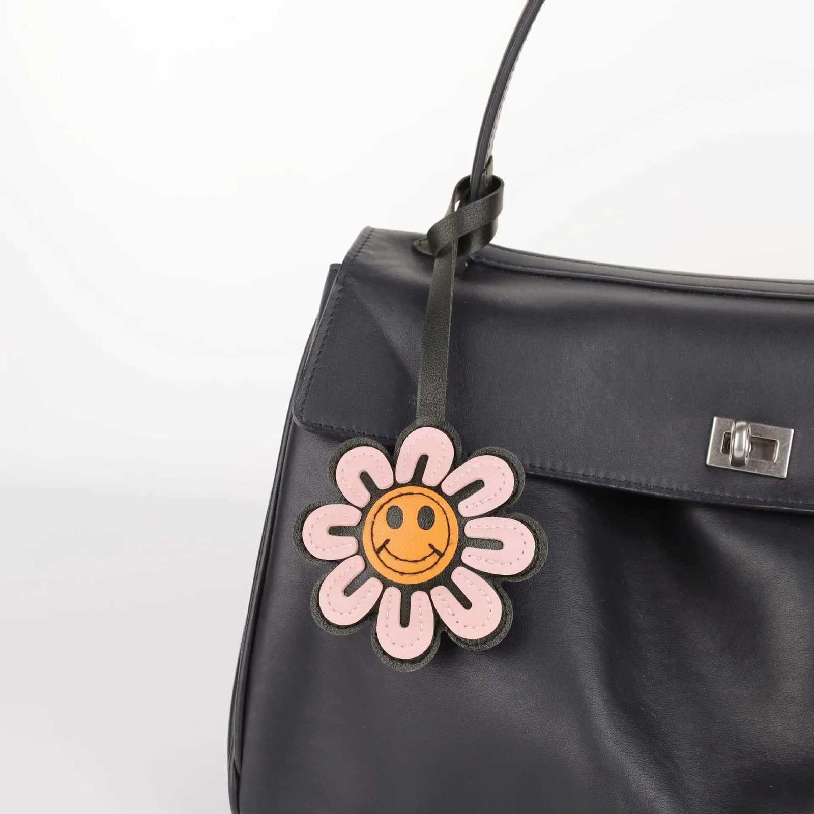 ute trendy fashion smile daisy sunflower bag charm pendant keychain leather keyring handbag backpack charm accessories pendant Y250815
