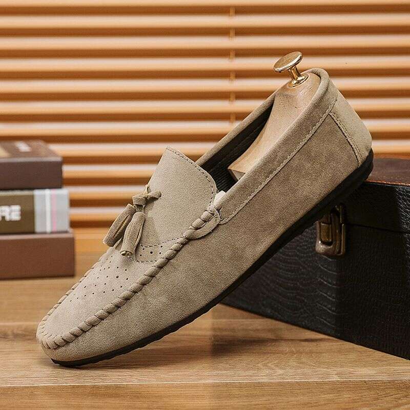Men's tassel men's casual leather lazy people a slip-on soft soled driving fashion shoes