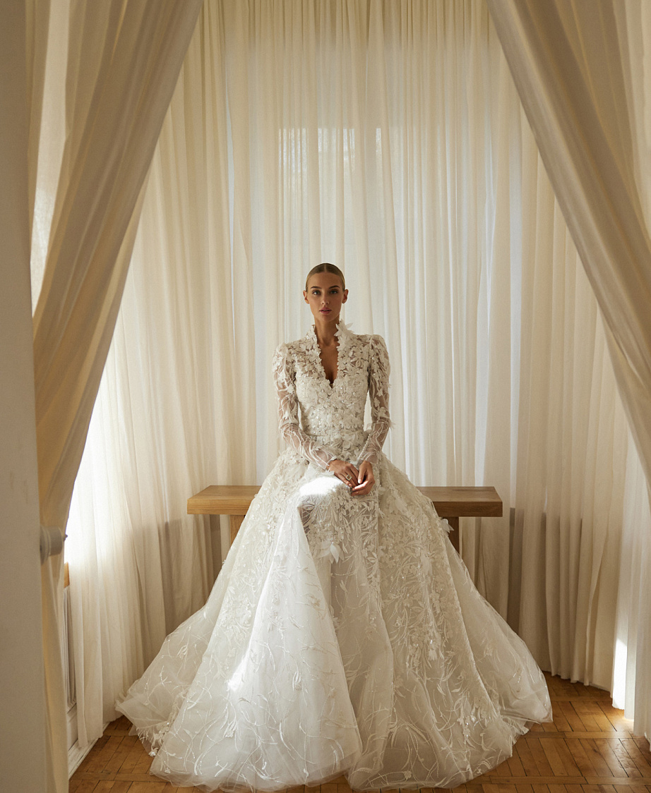 Luxury A Line Women Wedding Dress V Neck Long Sleeves Bridal Gowns Appliques Sequins Lace Detachable Train Dress Customized vestidos de novia