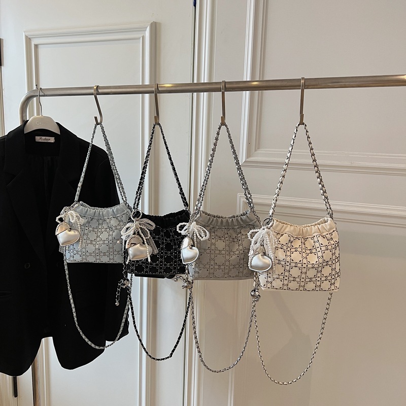 Free Shipping Designer Textured Rhinestone Shoulder Bag Urban Minimalist Women's New Luxury Handbag Casual Crossbody Bucket Bag Fashion Drawstrin