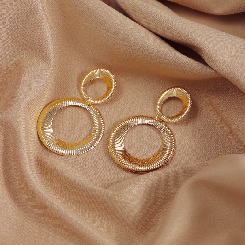 Elegant European & American-Inspired Striped Double-Stud Earring Accessory