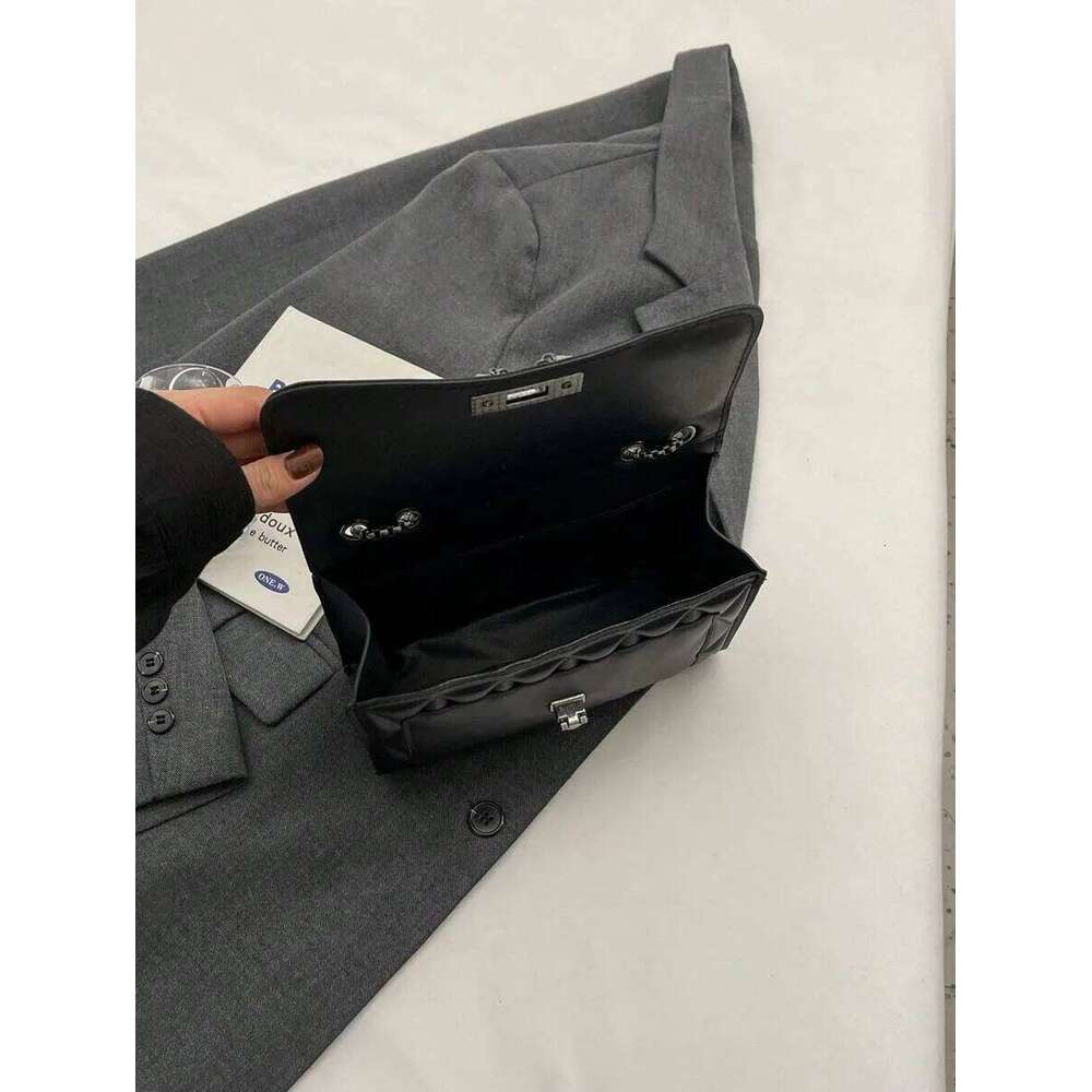 Simple And Stylish Dia Grid Crossbody Metal Chain Shoulder Bag Suitable For Women S Daily Leisure Use A DH