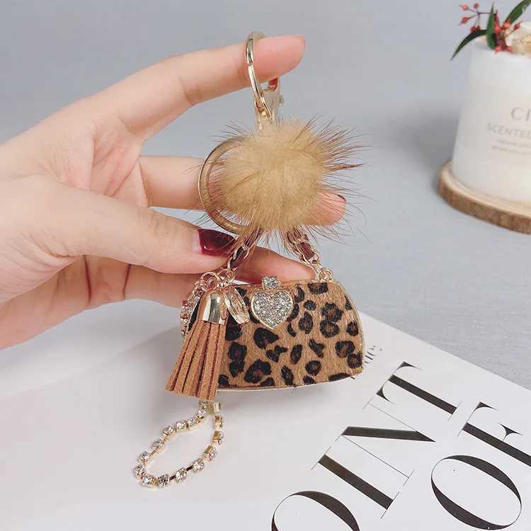 Autumn and Winter Creative Leopard Horse Fur Keychain Women Accessories Personal Bag Pendant Keychain Generation Y250815