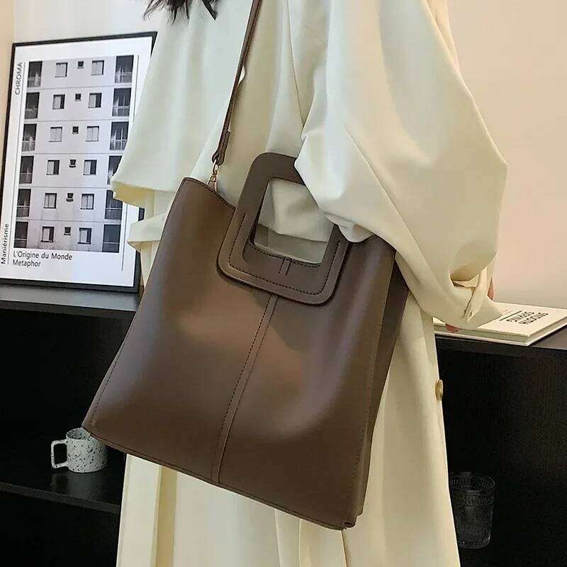 Designer Bags Popular Large Tote For Women New Autumn Winter Retro Design One Shoulder Portable Bucket Bag Handbag Luxury Bag