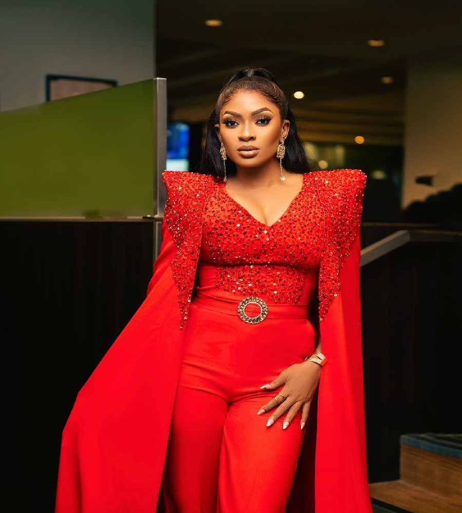Glamorous Red Jumpsuit Prom Dress For Black Girls 2025 Cape Sleeves Arabic Sequin V Neck African Evening Formal Party DressAso Ebi Birthday Pant Vesti