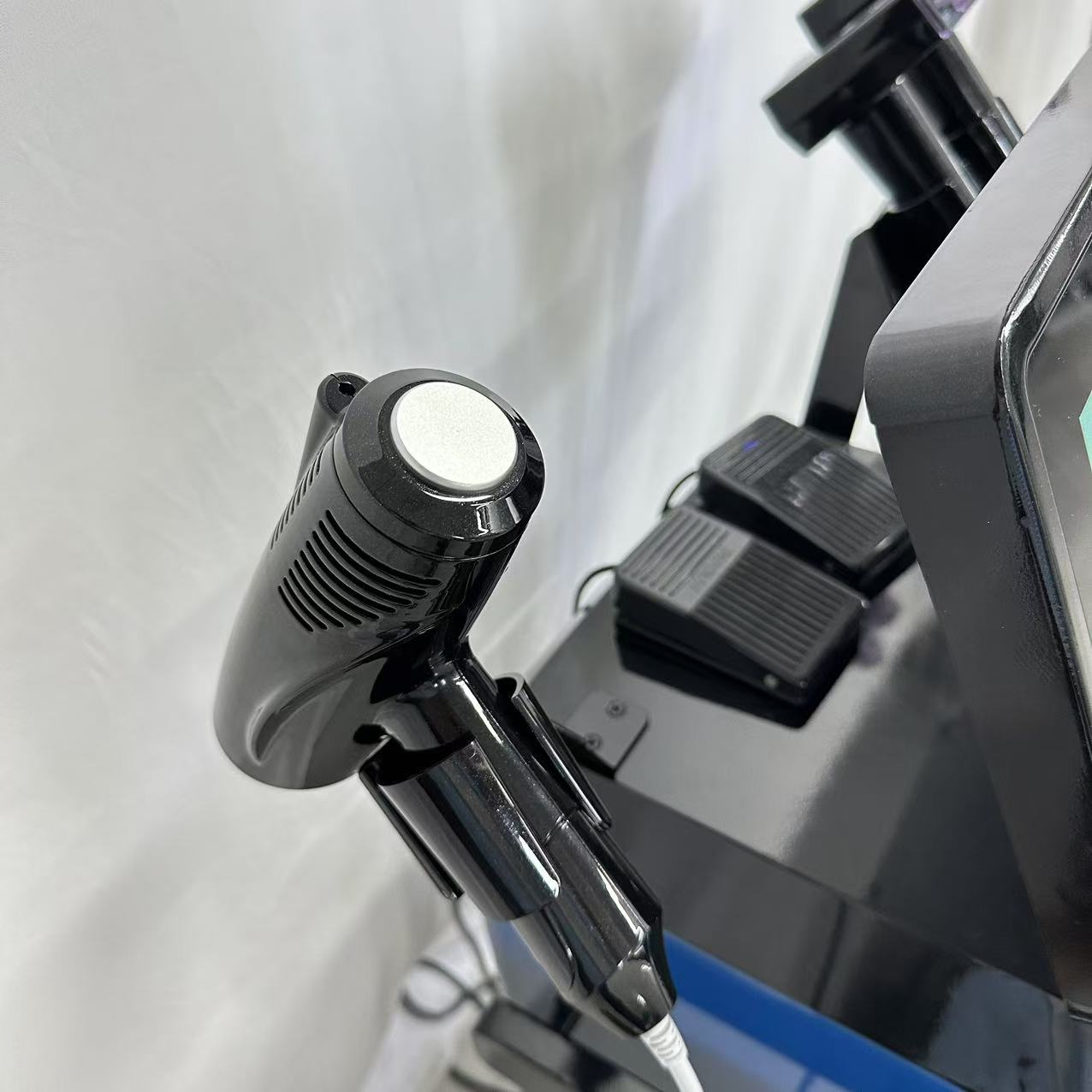 Professional RF Microneedling Machine Facial Skin Care Beauty With12 24 40 Nano Pin Cartridge